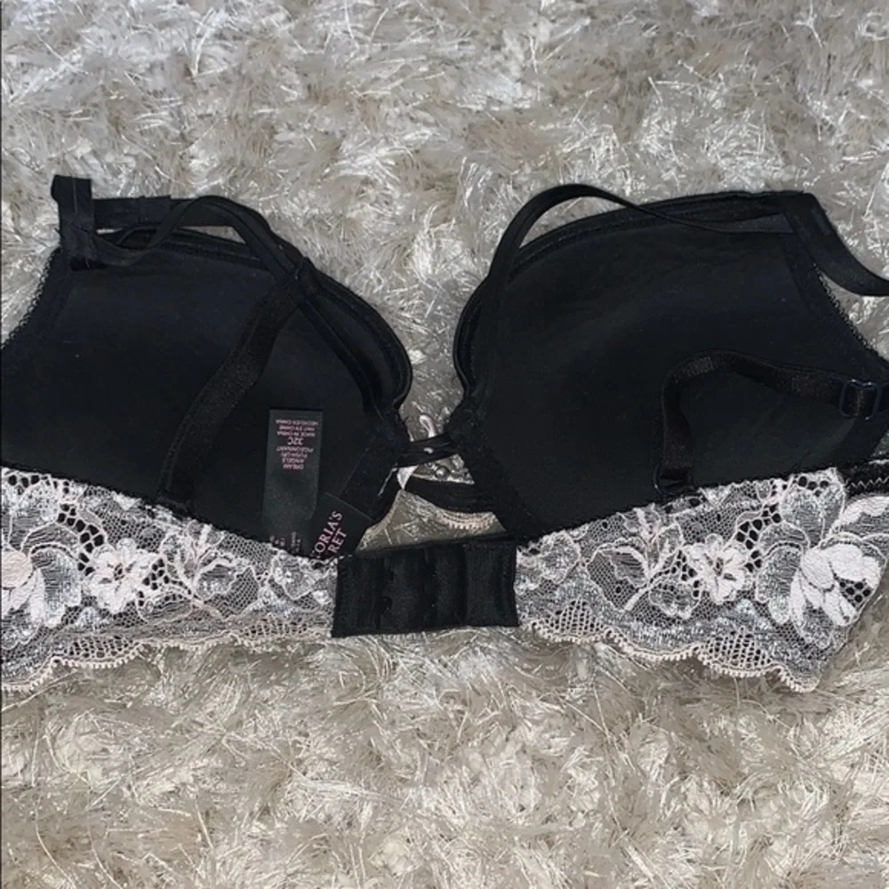 Victoria’s Secret bra lacy push‎ up bra super soft